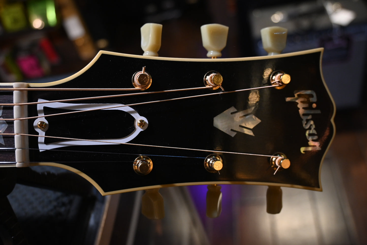 Gibson Custom Shop SJ-200 - Vintage Sunburst Guitar #4058
