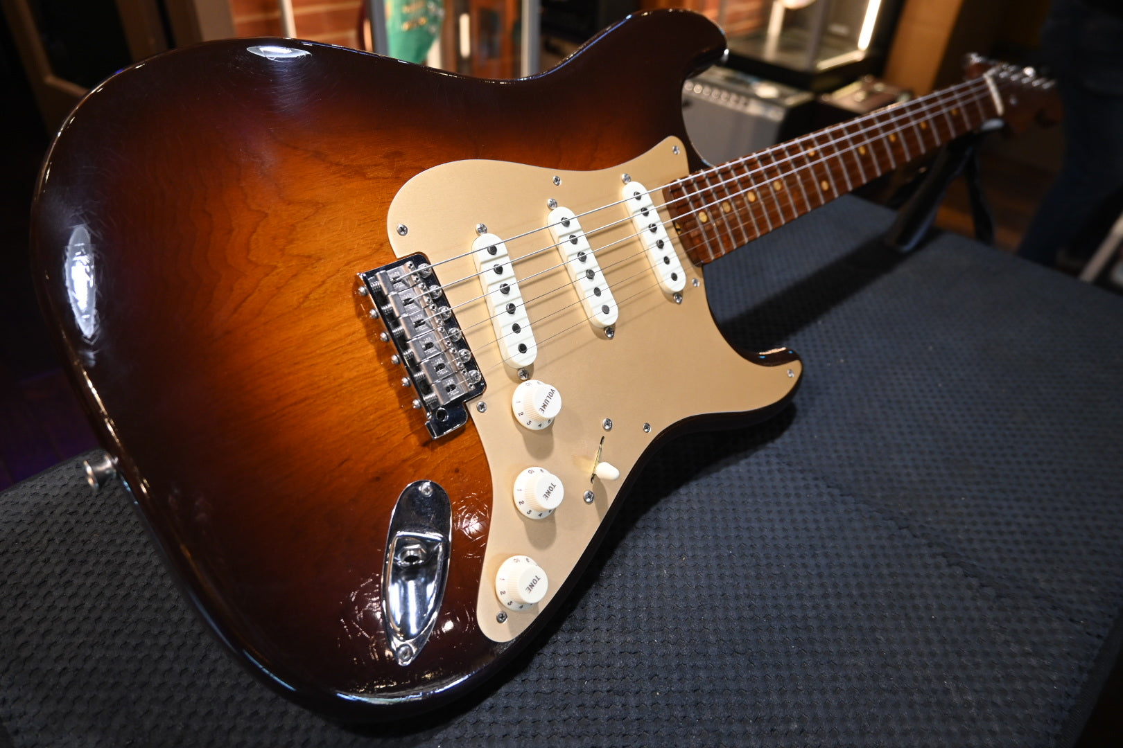 Fender Custom Shop Special 50’s Stratocaster Closet Classic 2016 - Chocolat 3-Tone Sunburst Guitar #8068 - Danville Music