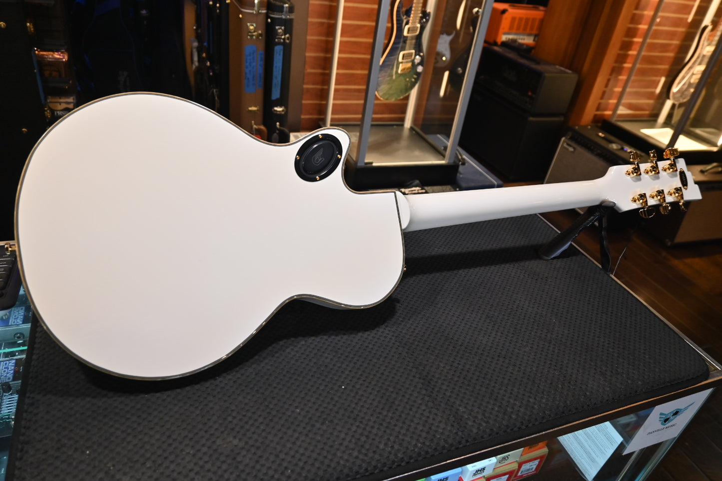Duesenberg Fantom A - Aged White Guitar #0375