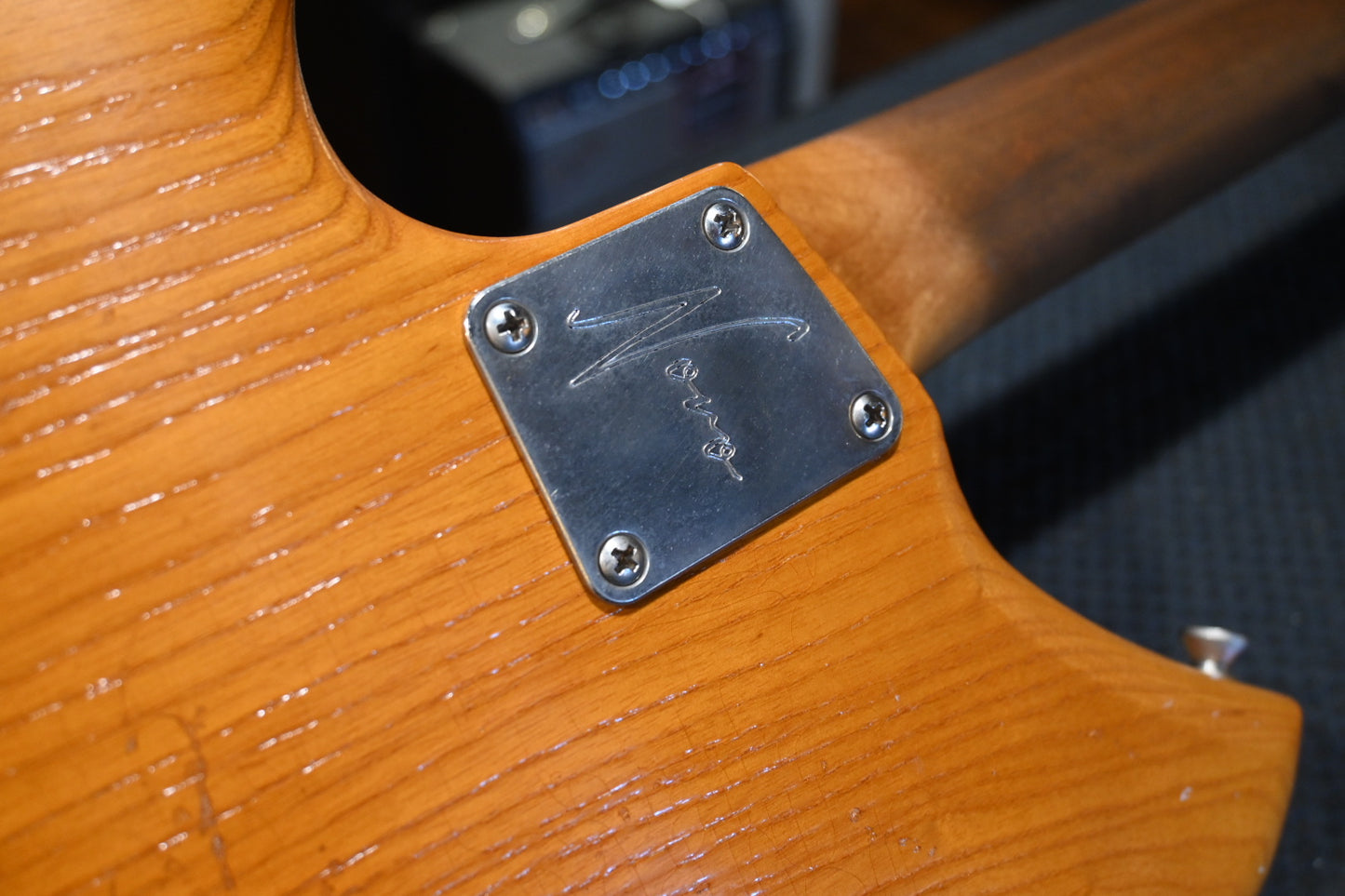 Novo Nucleus Miris J - Amber Guitar #4732 - Danville Music
