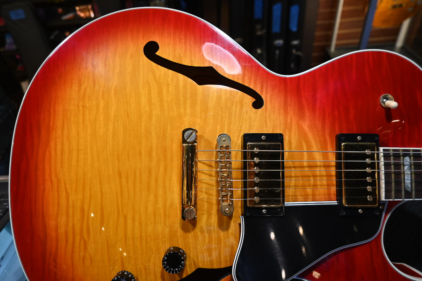 Gibson ES-137 2008 - Cherry Sunburst Guitar #4722 - Danville Music