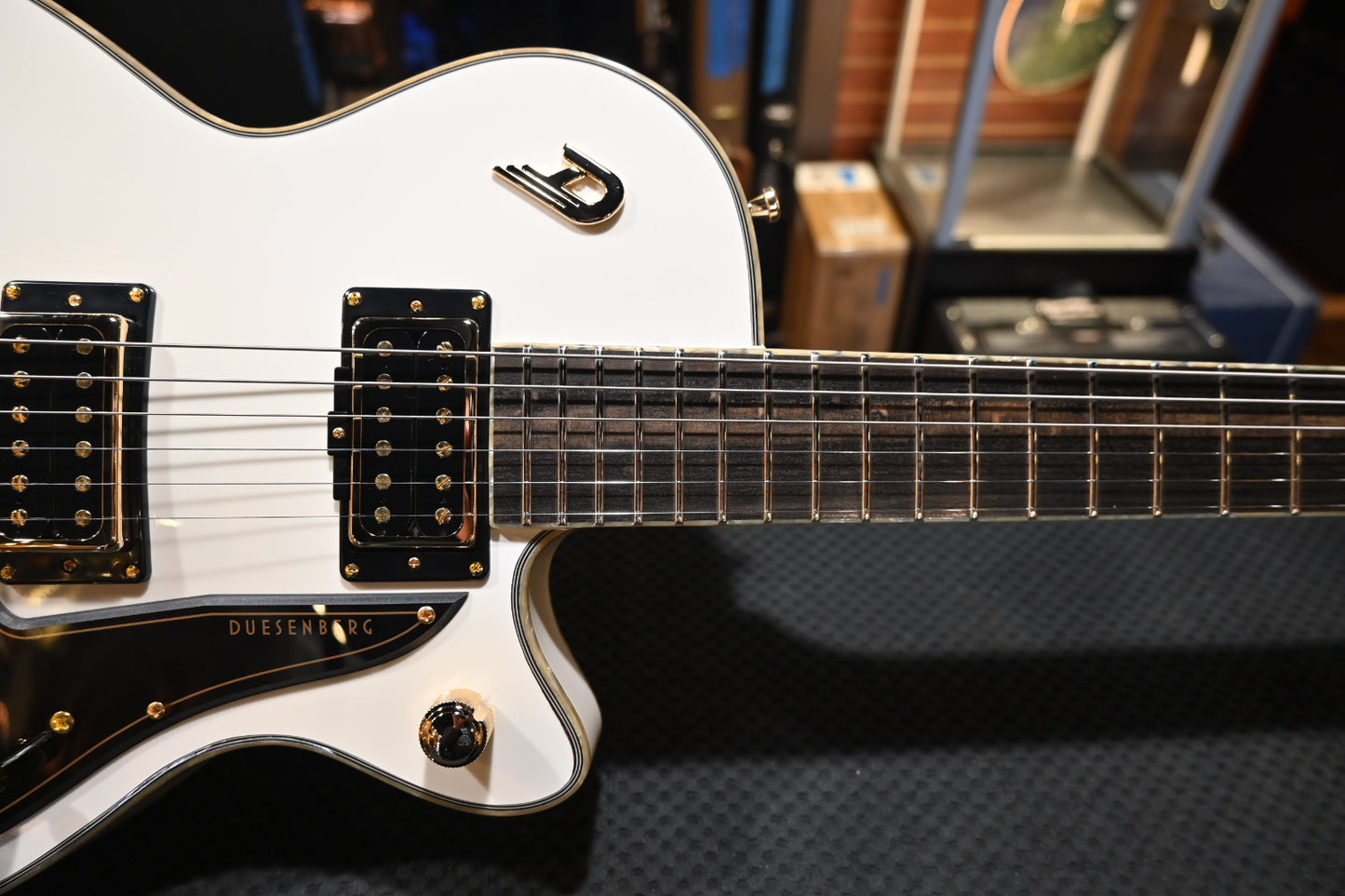 Duesenberg Fantom A - Aged White Guitar #0375