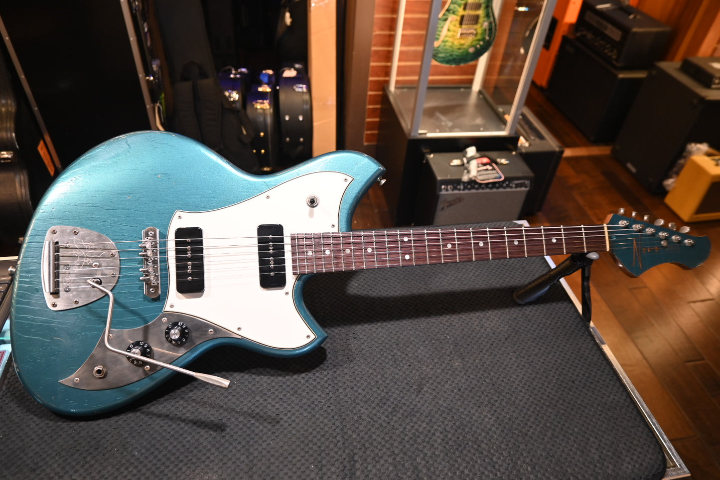 Novo Nucleus Serus J - Ocean Turquoise Guitar #4587 - Danville Music