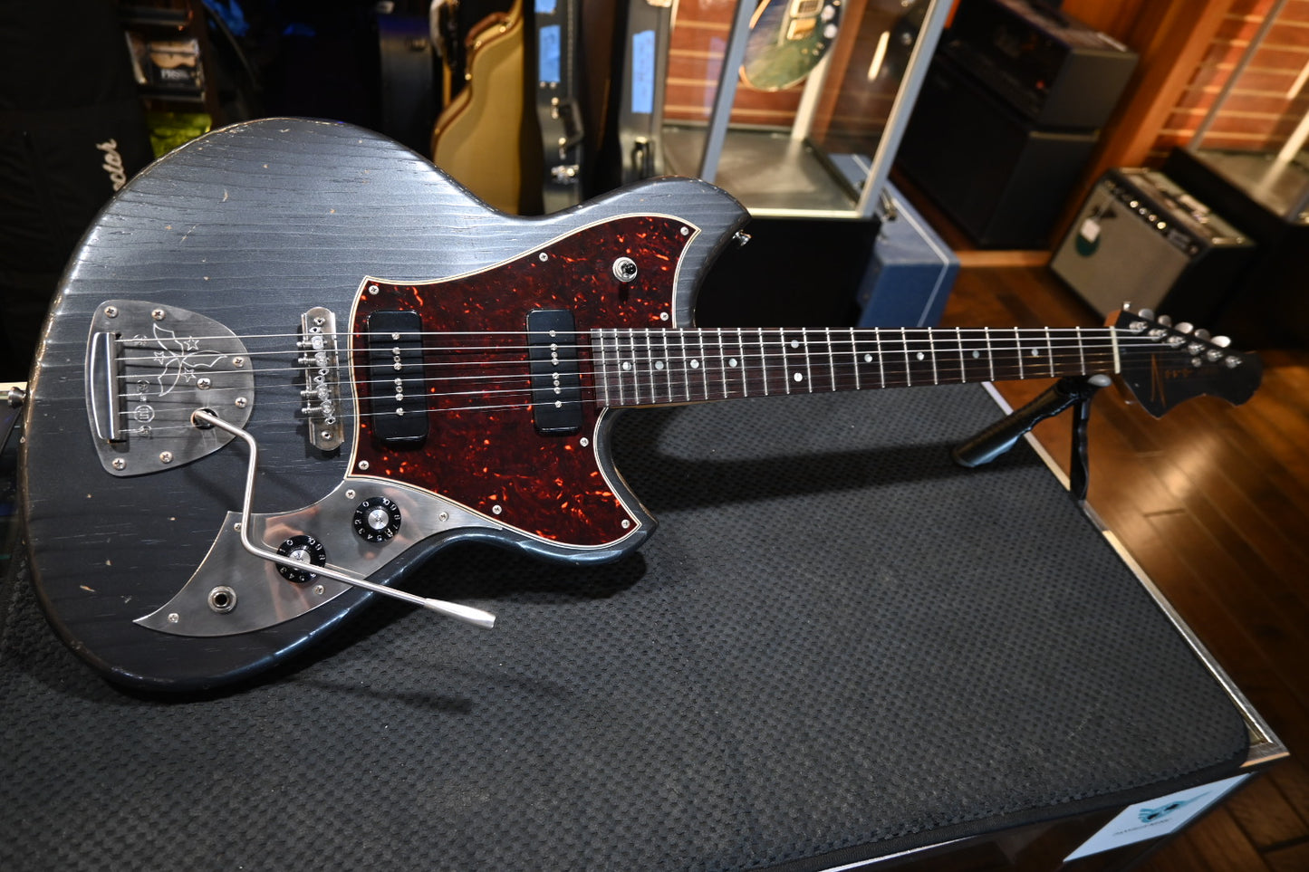 Novo Nucleus Serus J - Charcoal Guitar #5224 - Danville Music