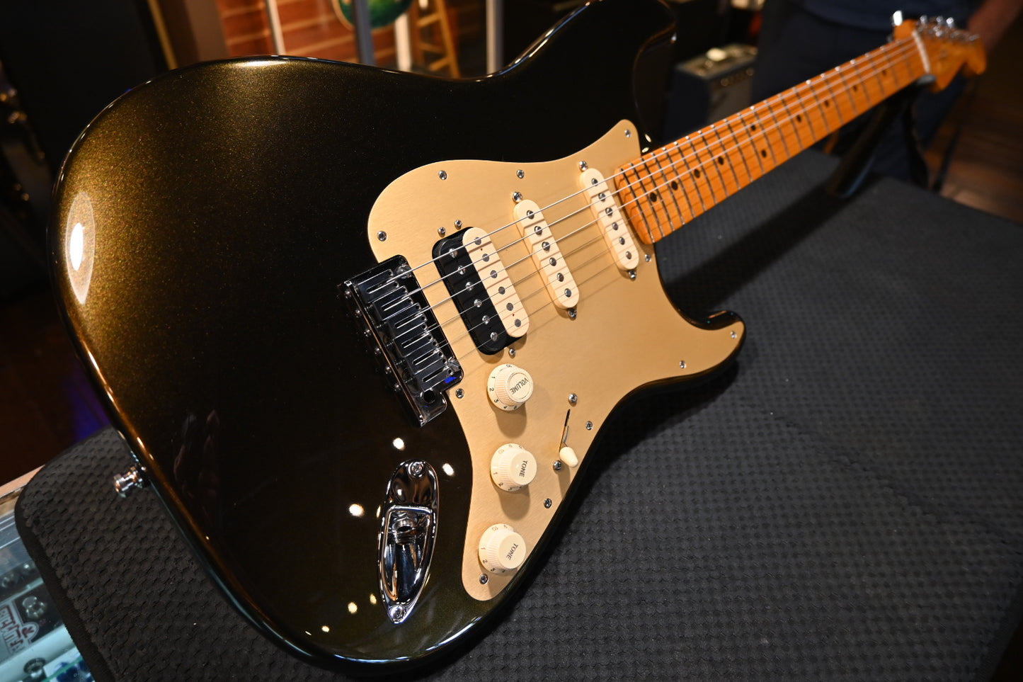 Fender American Ultra Stratocaster 2022 - Texas Tea Guitar #0976 - Danville Music