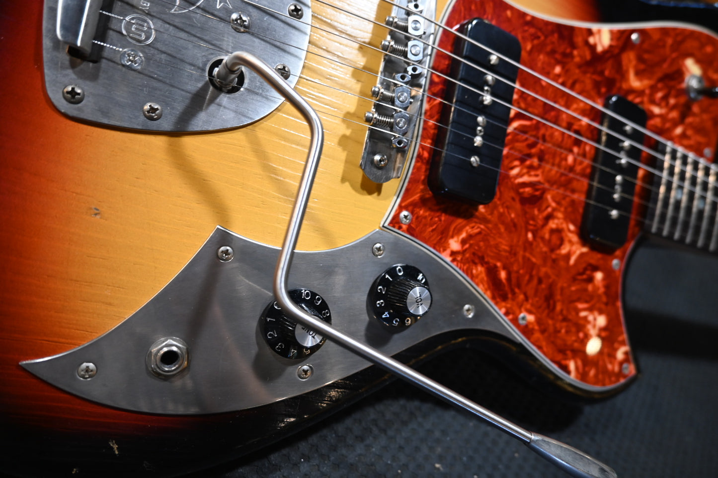 Novo Nucleus Serus J - ‘64 3-Tone Burst Guitar #4512