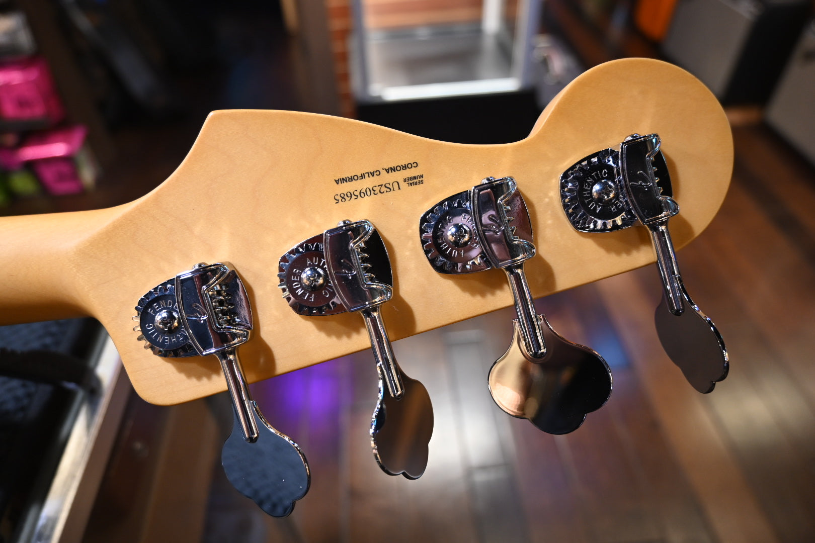 Fender American Ultra Jazz Bass - Arctic Pearl Bass #5685 - Danville Music