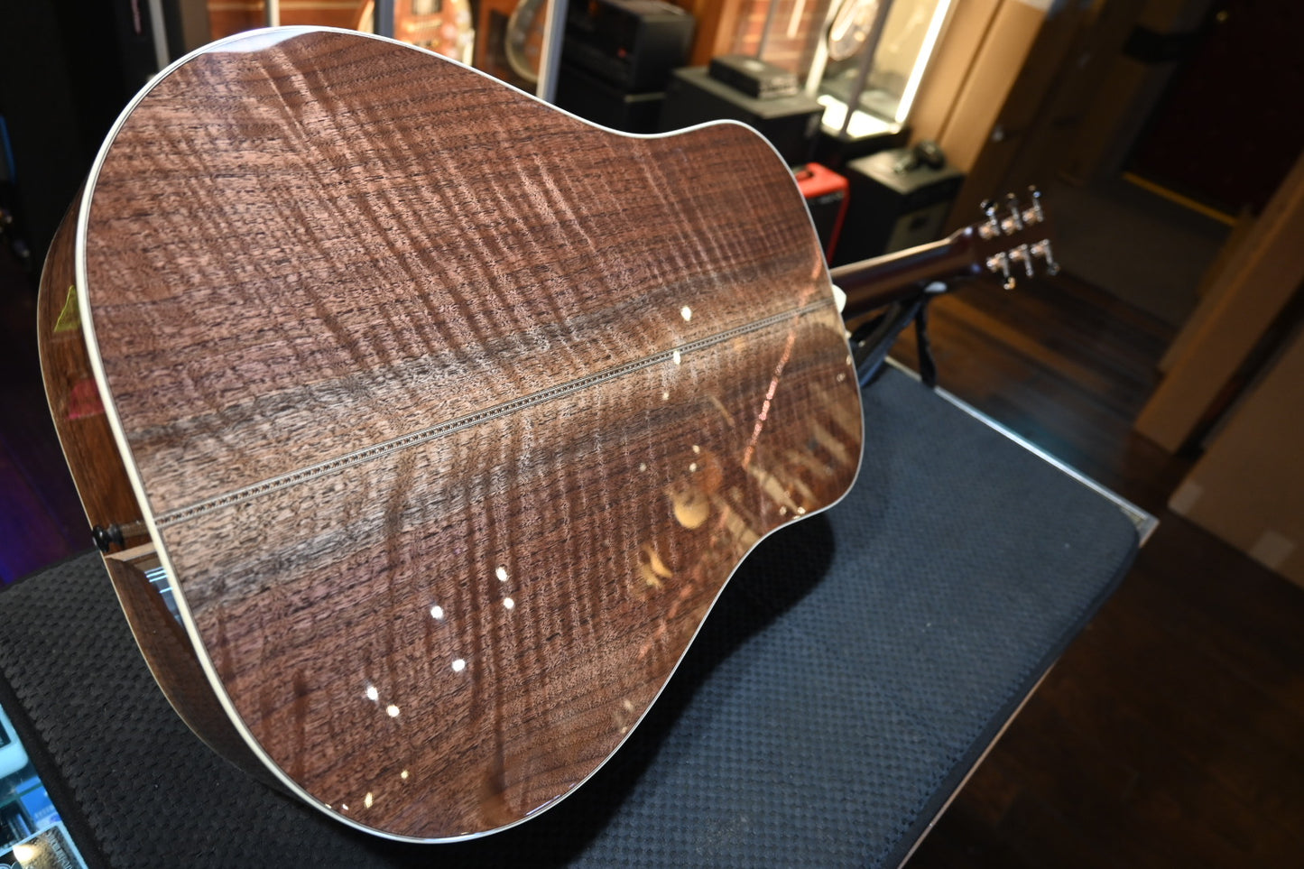 Santa Cruz Model D Flamed San Lorenzo Sinker Redwood/Highly Figured Walnut Guitar #8005