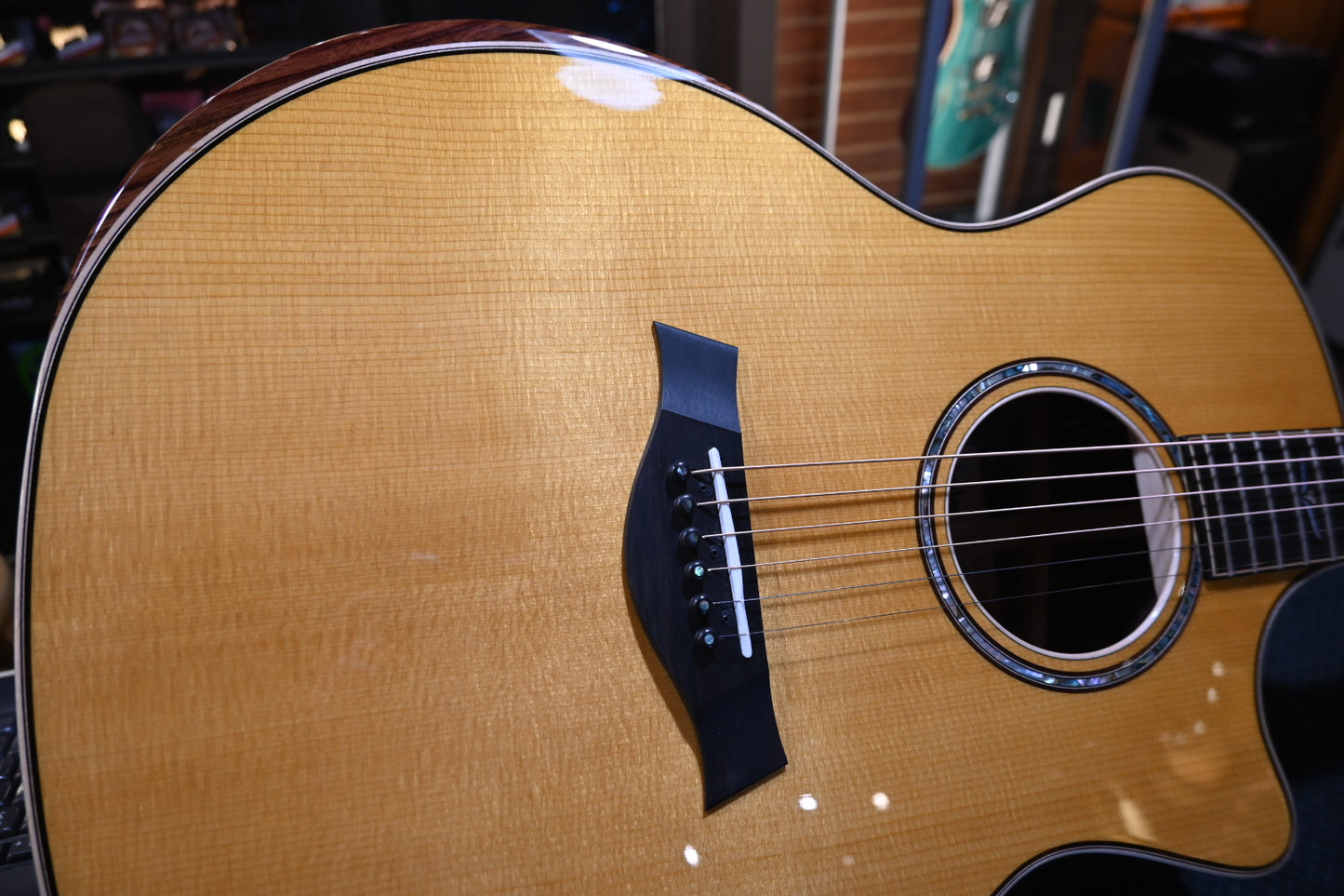 Taylor Custom 814ce Torrefied Spruce/Honduran Rosewood Guitar #5102
