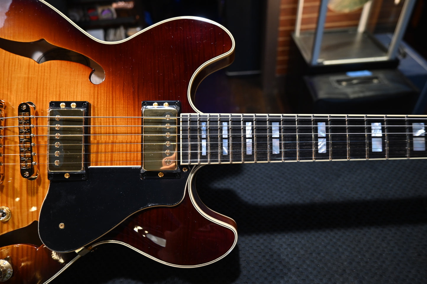 Yamaha SA2200 - Violin Sunburst Guitar