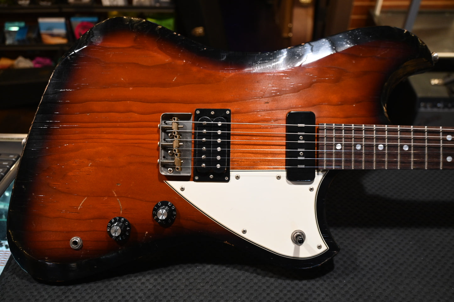 Novo Nucleus Voltur V2 - Firebird Burst Guitar #4653