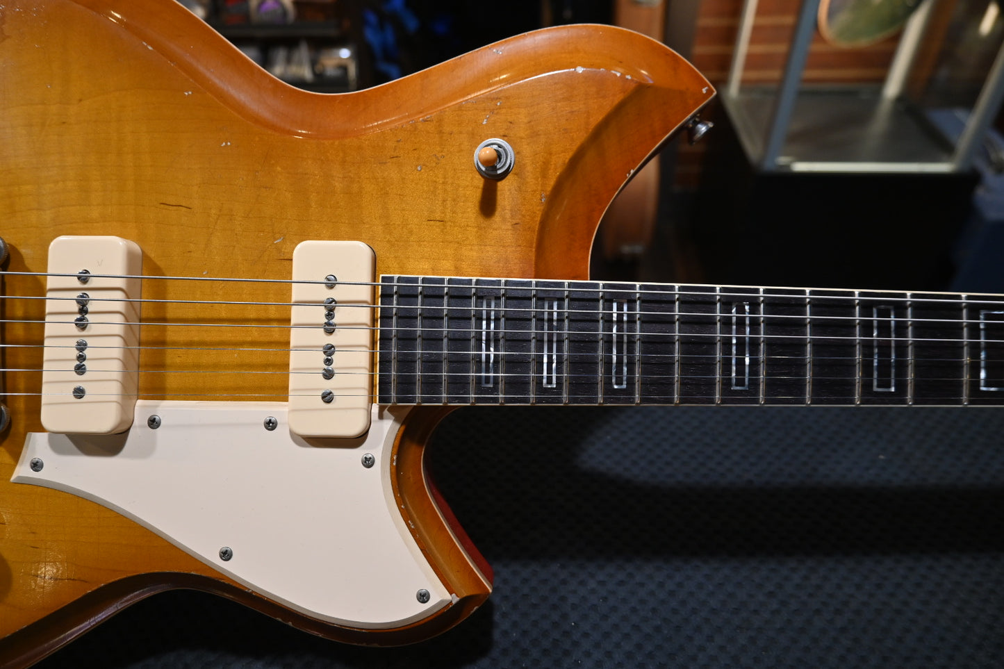 Novo Chambered Serus P2 Dealer Limited - Faded Tea Burst Guitar #5247 - Danville Music
