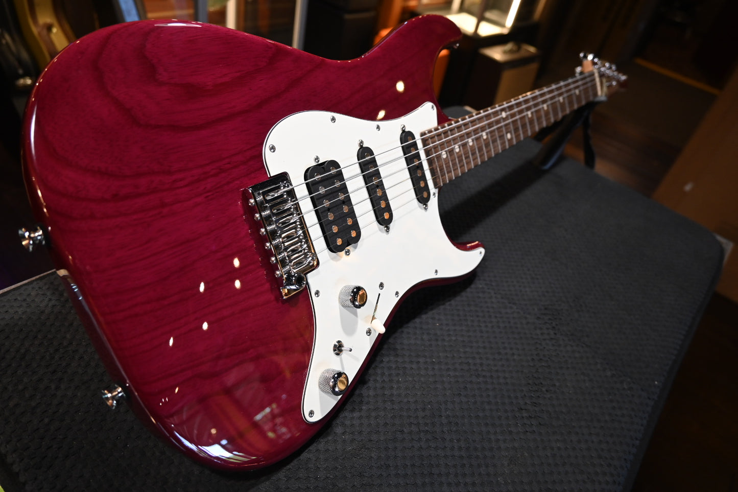 Tom Anderson Classic 2023 - Translucent Plum Guitar #823A - Danville Music
