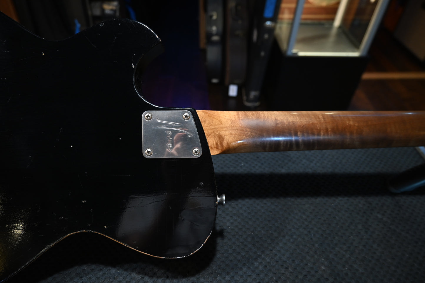 Novo Nucleus Solus M1 - Bull Black Guitar #1136 - Danville Music