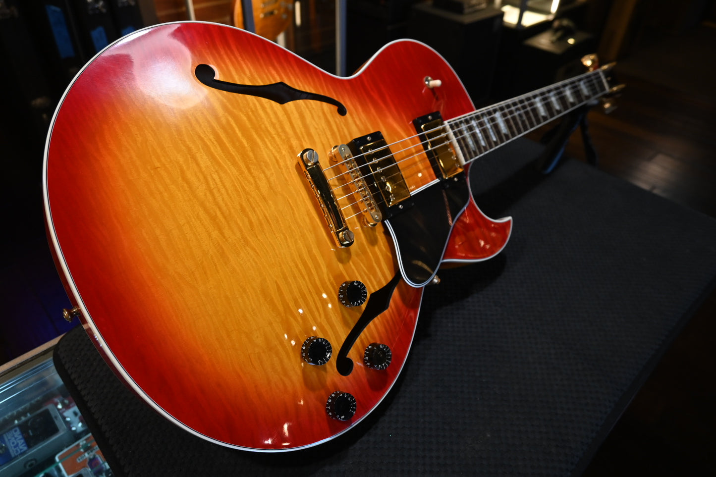 Gibson ES-137 2008 - Cherry Sunburst Guitar #4722 - Danville Music