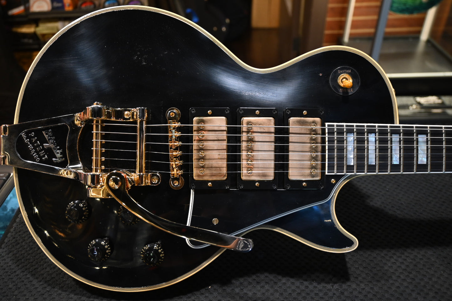 Gibson Custom Shop 1957 Les Paul Custom Reissue 3-Pickup Bigsby Murphy Lab Light Aged - Ebony Guitar #4897 - Danville Music