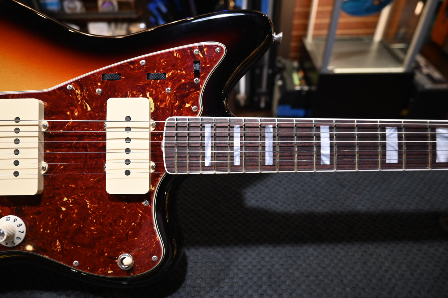 Fender Custom Shop 1967 Jazzmaster DLX Closet Classic - Bleached 3-Tone Sunburst Guitar #6830