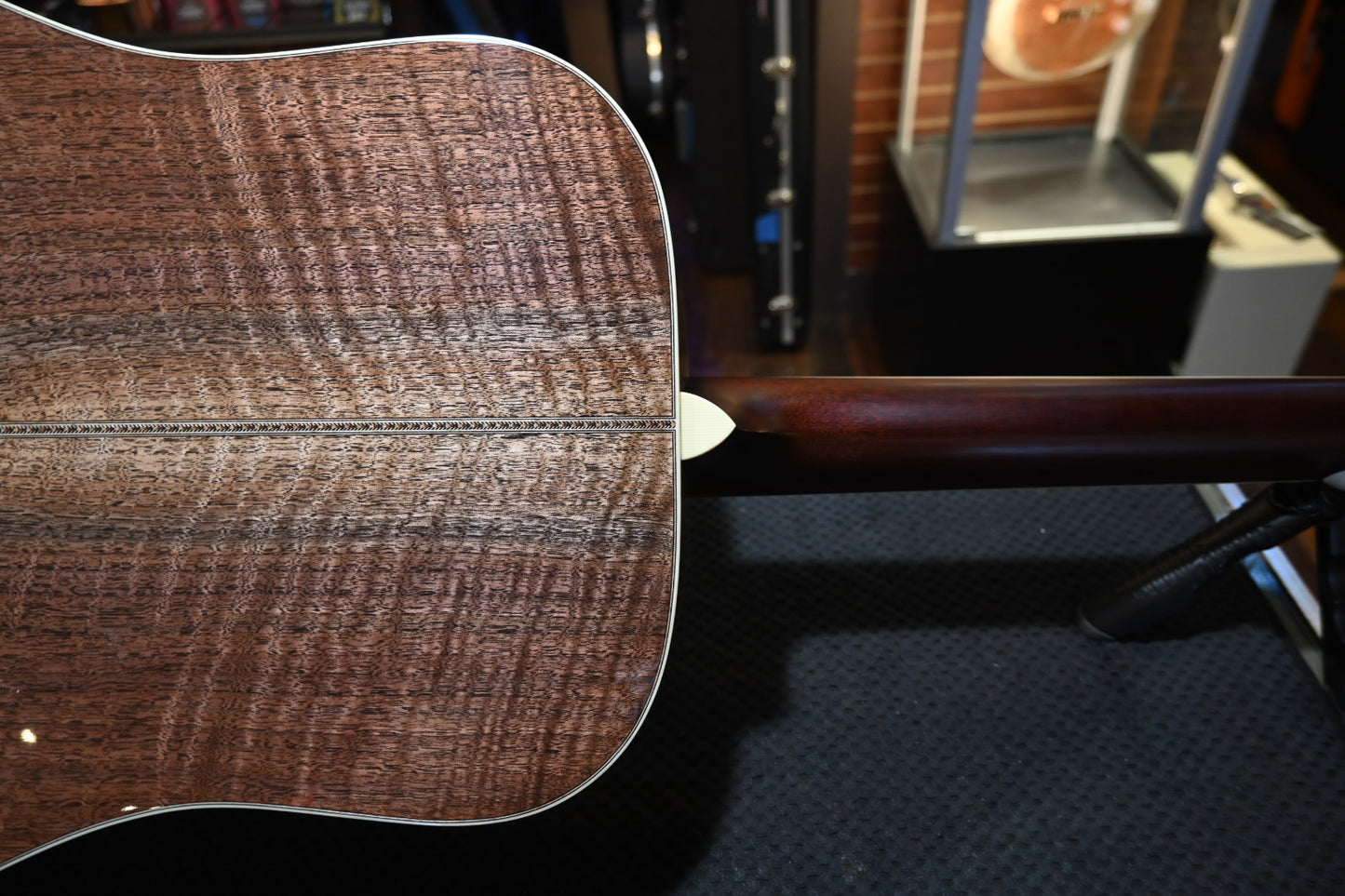 Santa Cruz Model D Flamed San Lorenzo Sinker Redwood/Highly Figured Walnut Guitar #8005