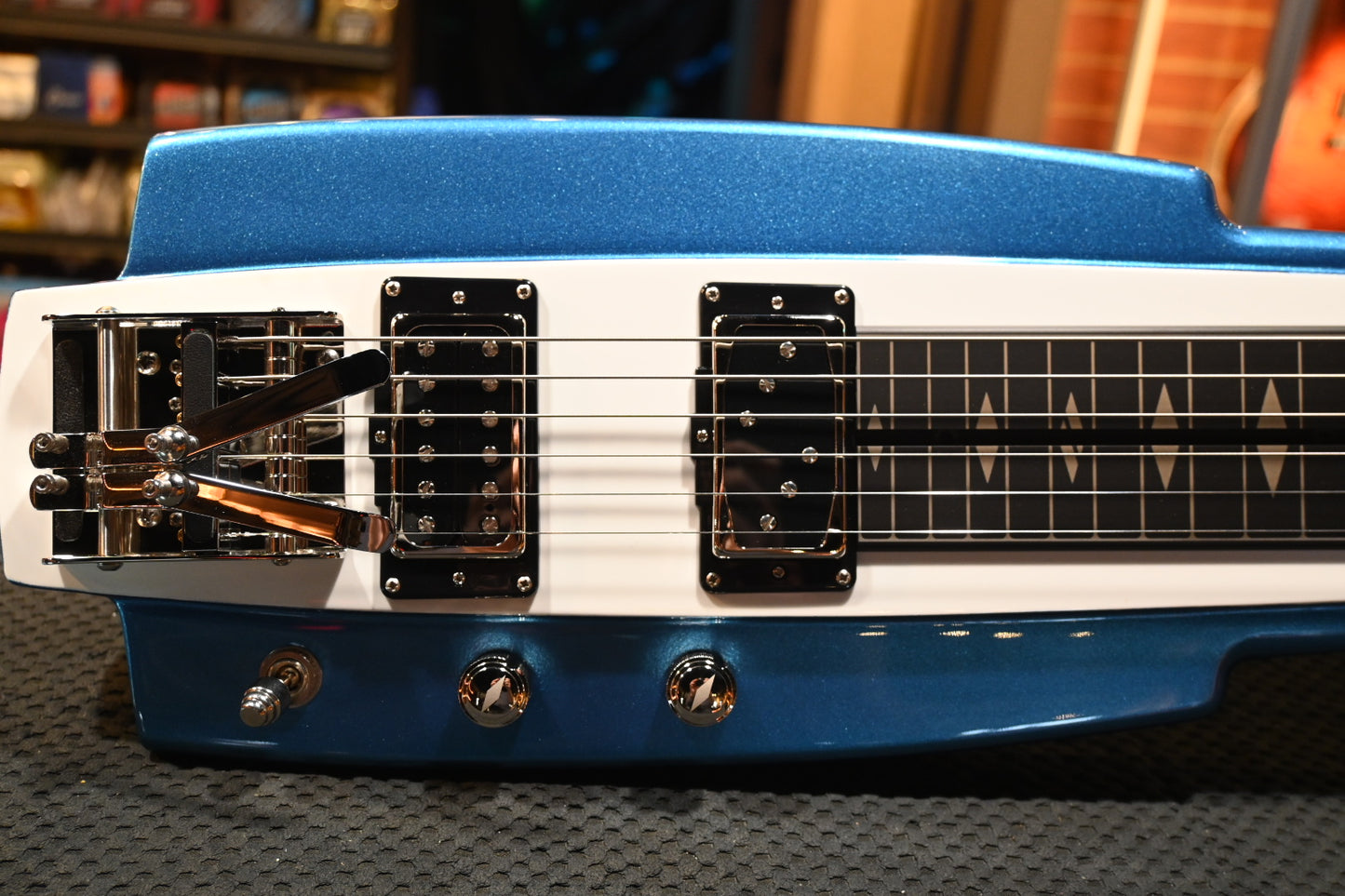 Duesenberg Fairytale California Limited Edition Lapsteel - Blue & White (only 24 made!) #4368 - Danville Music