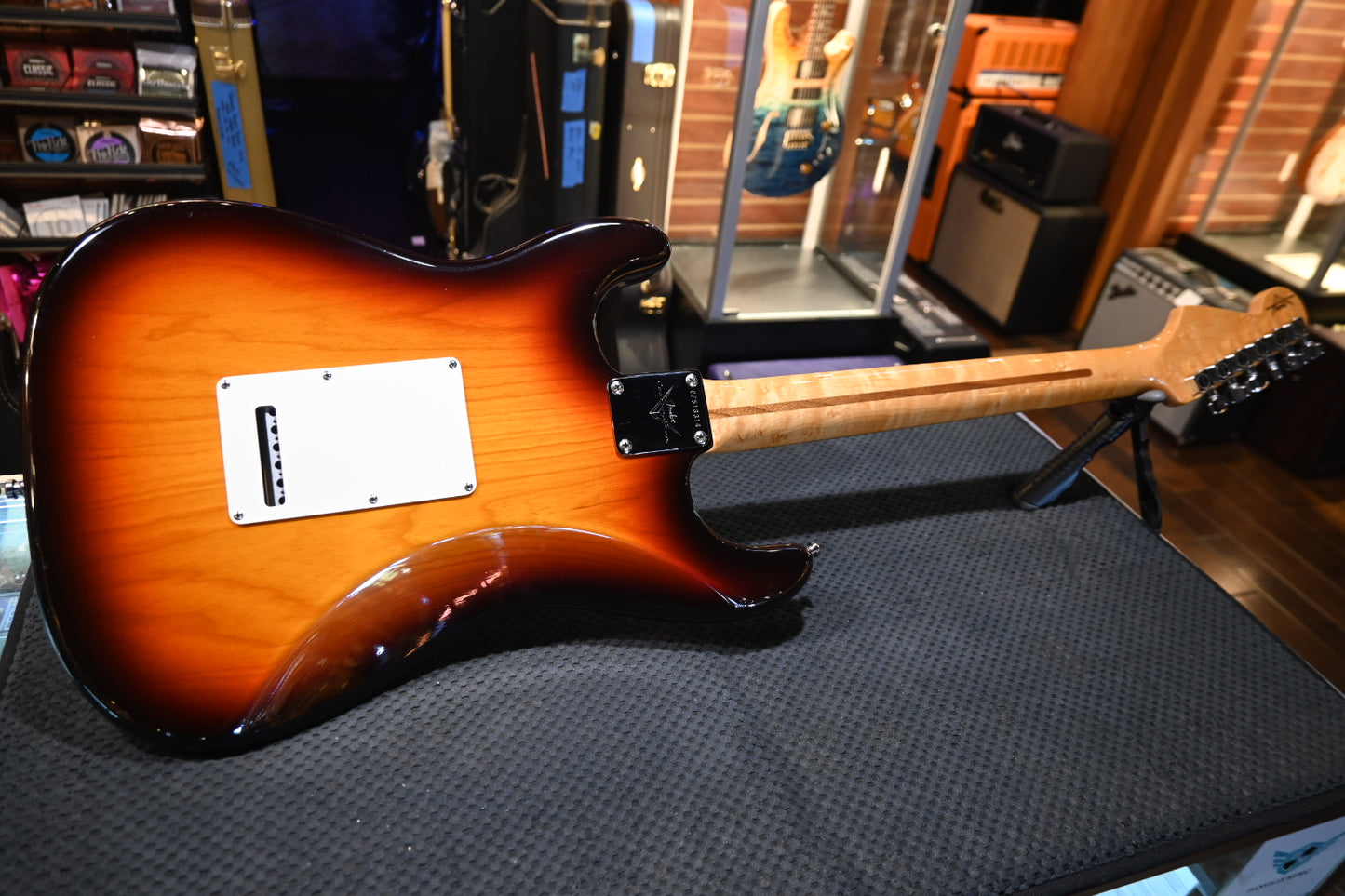 Fender Custom Shop Custom DLX Stratocaster 2009 - Chocolate 3-Tone Sunburst Guitar #3314