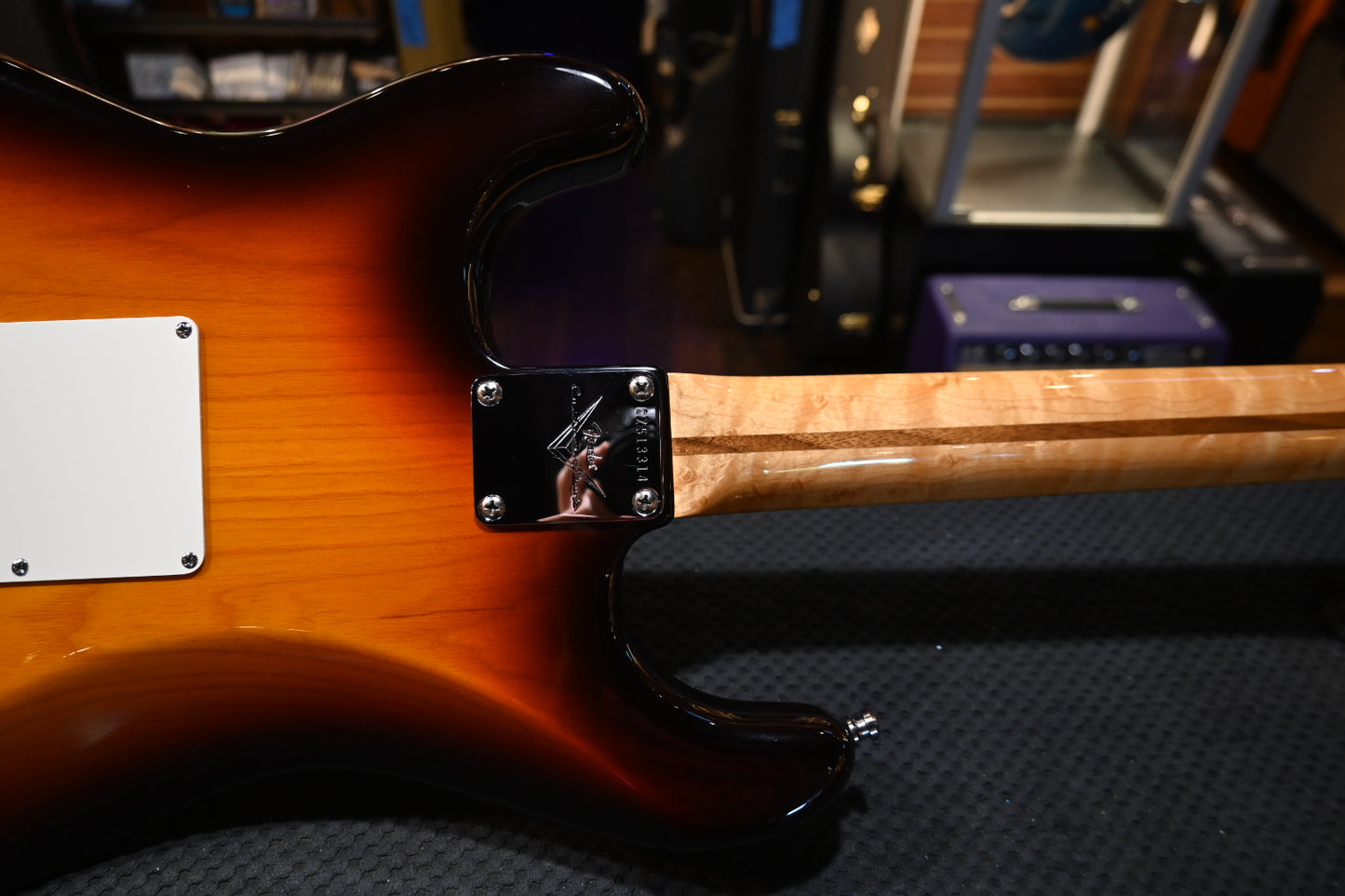 Fender Custom Shop Custom DLX Stratocaster 2009 - Chocolate 3-Tone Sunburst Guitar #3314