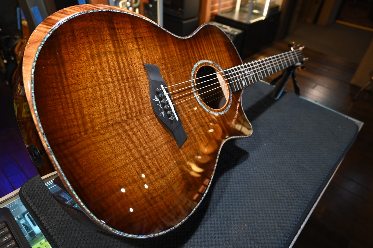 Taylor Custom GA Grand Auditorium Figured Walnut “The Queen” Catch #47 Guitar #5047