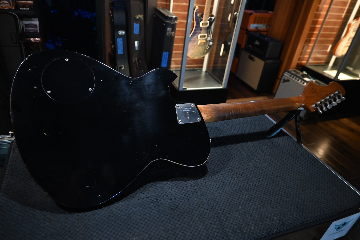 Novo Nucleus Solus M1 - Bull Black Guitar #1136 - Danville Music