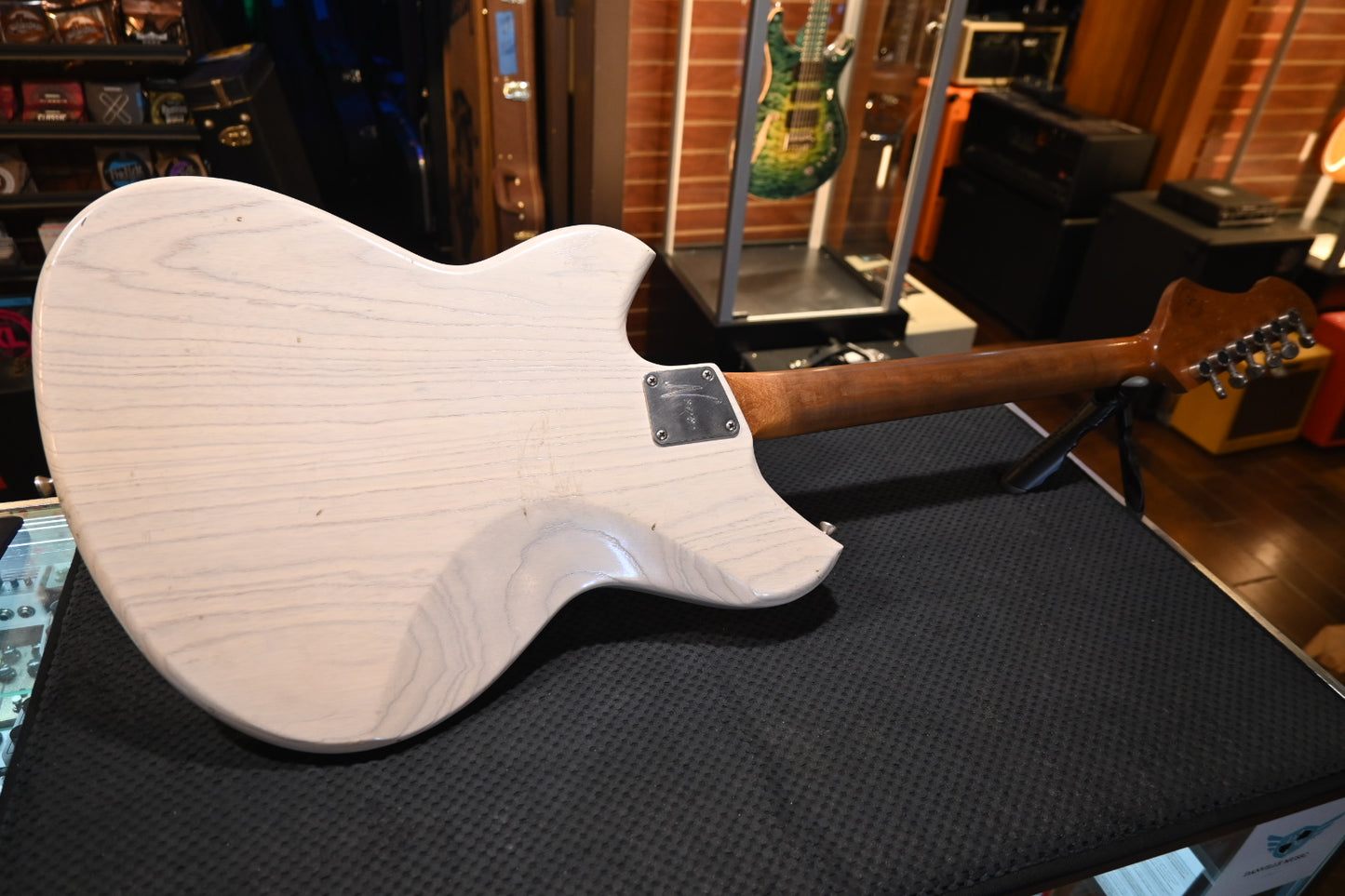 Novo Nucleus Miris J - Mary Kaye White Guitar #4674