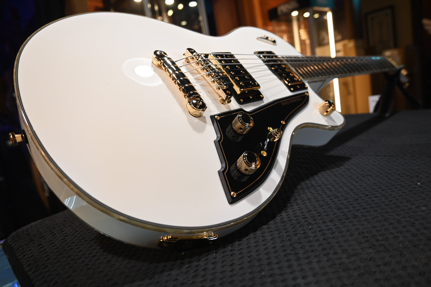 Duesenberg Fantom A - Aged White Guitar #0375