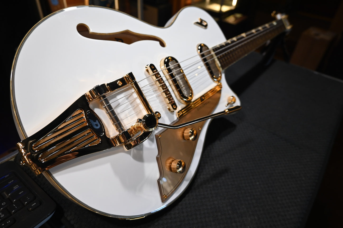 Duesenberg Starplayer TV Phonic - Venetian White Guitar #0101