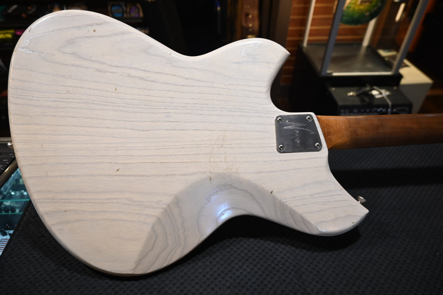 Novo Nucleus Miris J - Mary Kaye White Guitar #4674