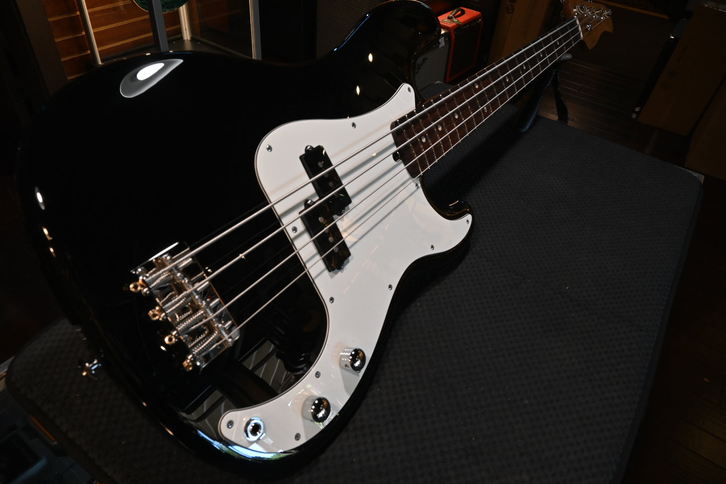 Suhr Classic P - Black Bass #6886 - Danville Music