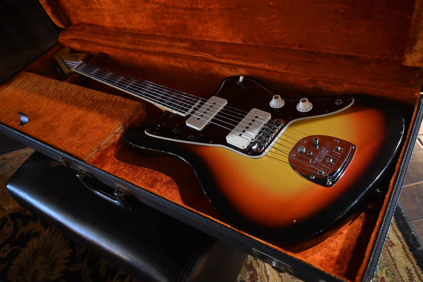 Fender Jazzmaster 1966 - 3-Color Sunburst Guitar #9922 PRE-OWNED - Danville Music