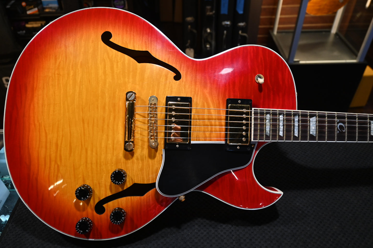Gibson ES-137 2008 - Cherry Sunburst Guitar #4722 - Danville Music