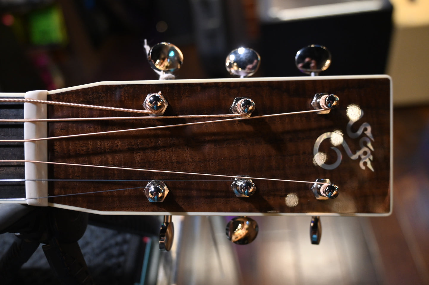 Santa Cruz OM Moon Spruce Bear Claw/Figured Walnut - Georgia Peach Guitar #6242 - Danville Music