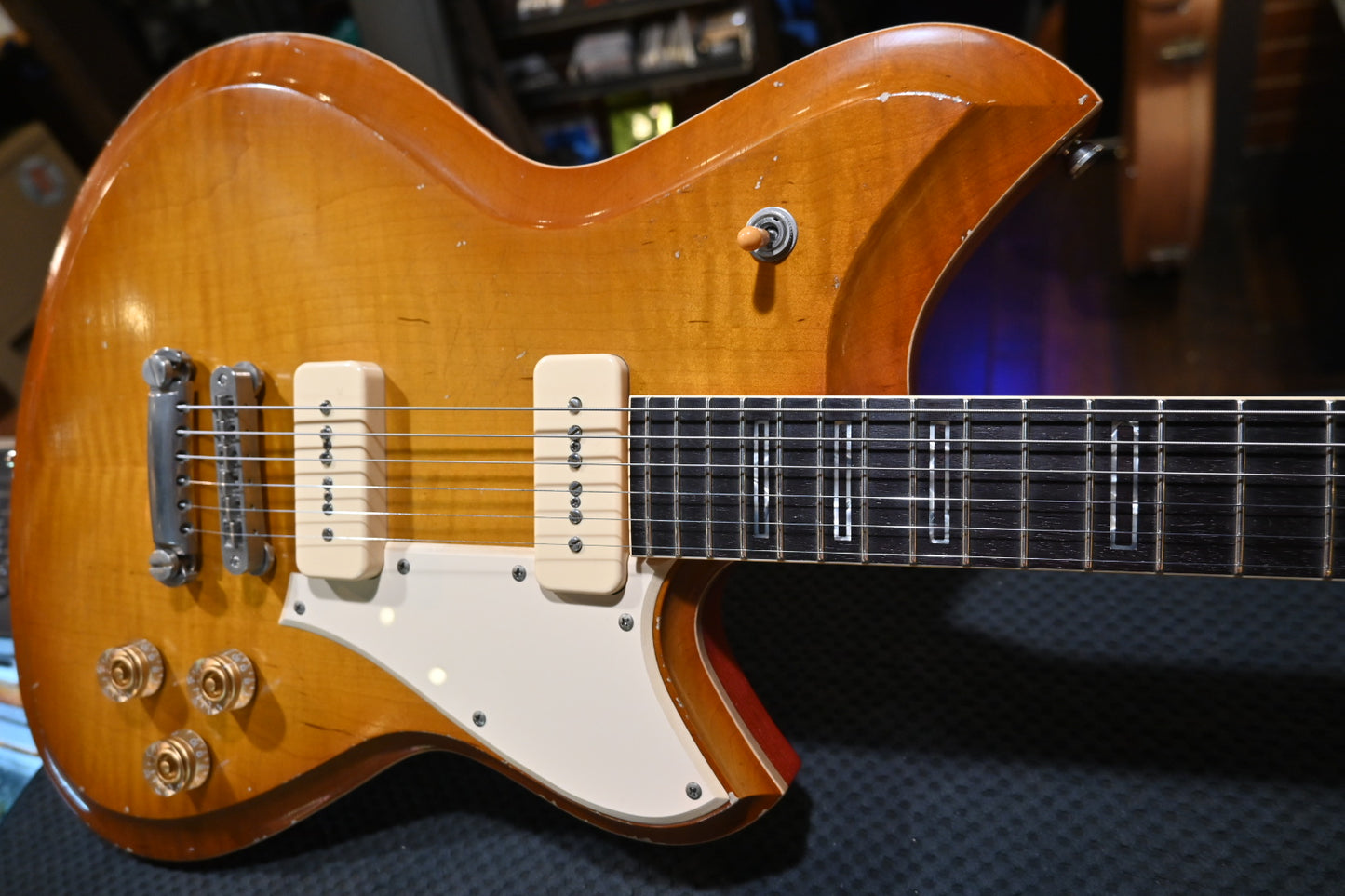 Novo Chambered Serus P2 Dealer Limited - Faded Tea Burst Guitar #5247 - Danville Music