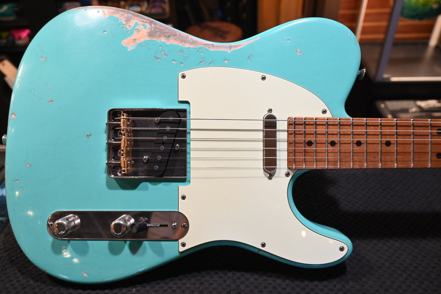 Tom Anderson T Icon - Seafoam Green In Distress Level 3 Guitar #424A - Danville Music