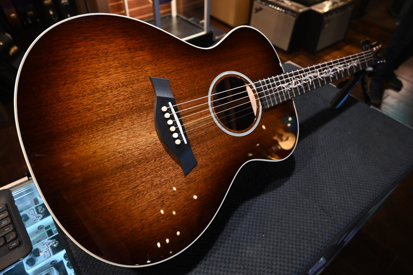 Taylor Custom GC Grand Concert Walnut/Rosewood Catch #25 w/ Macassar Ebony Circa 74 Amp #3124 - Danville Music