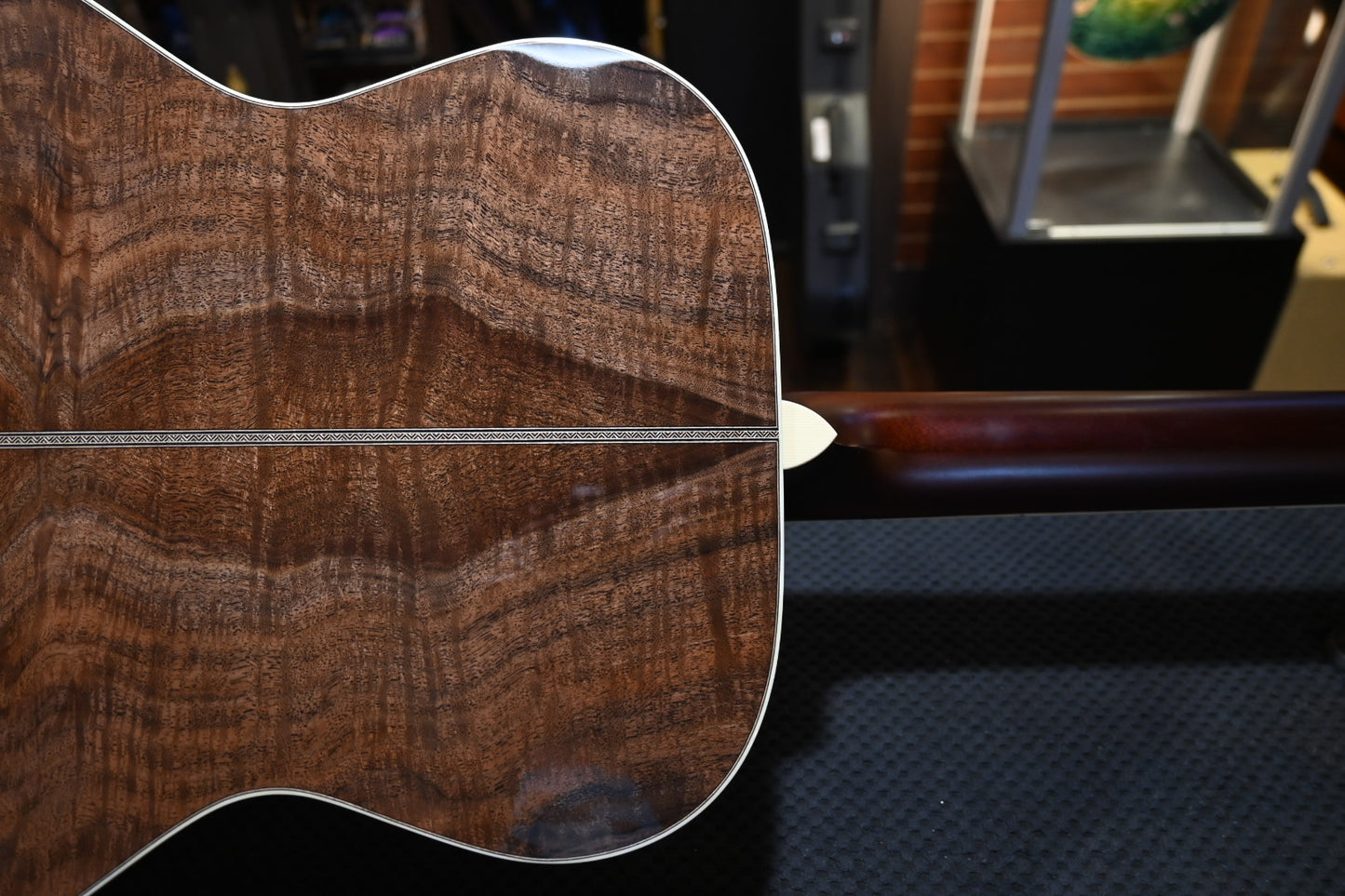 Santa Cruz OM Moon Spruce Bear Claw/Figured Walnut - Georgia Peach Guitar #6242 - Danville Music