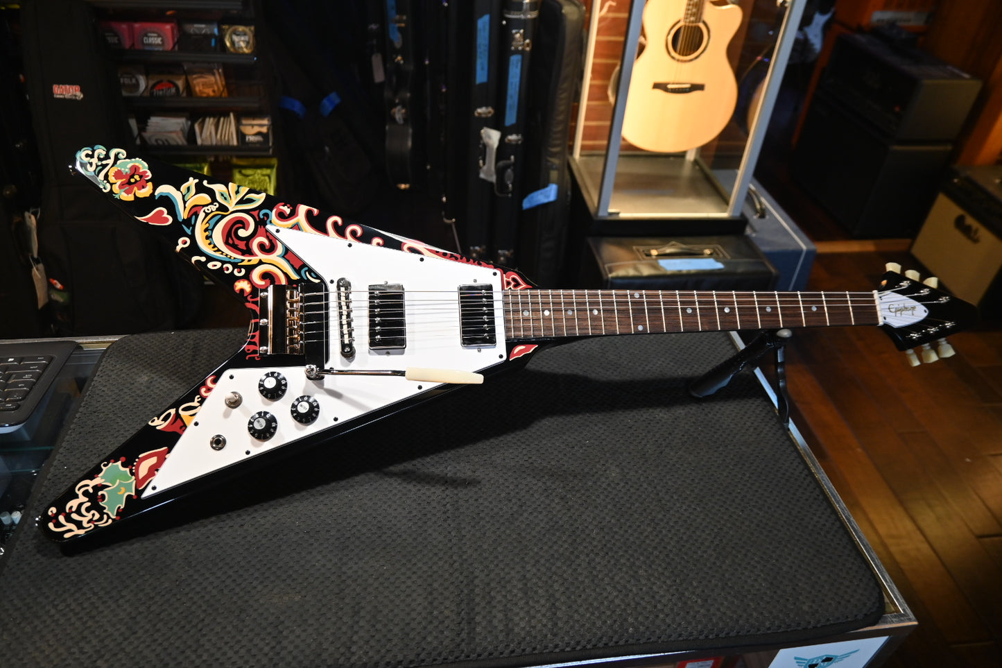 Epiphone Jimi Hendrix “Love Drops” Flying V