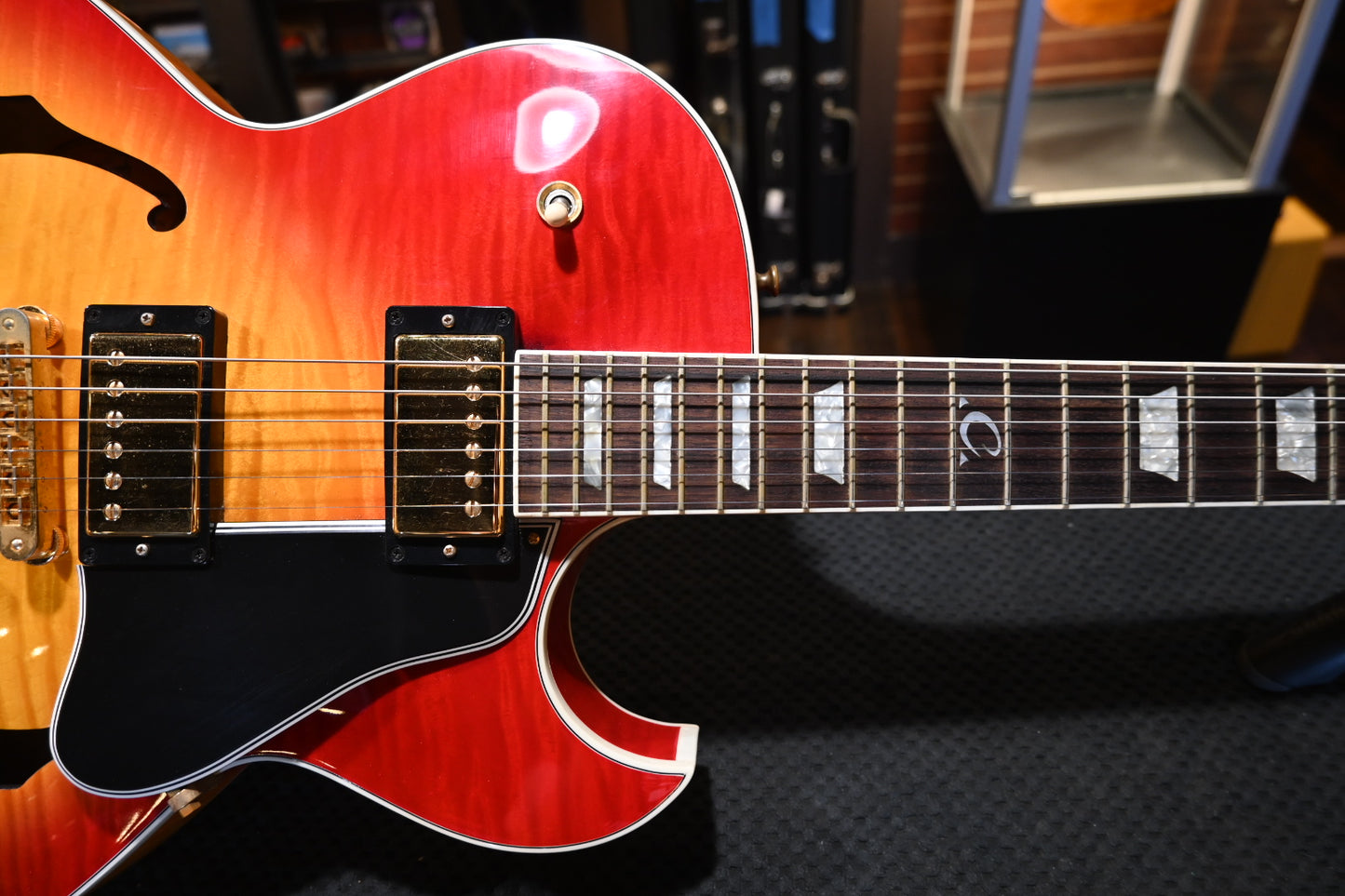 Gibson ES-137 2008 - Cherry Sunburst Guitar #4722 - Danville Music