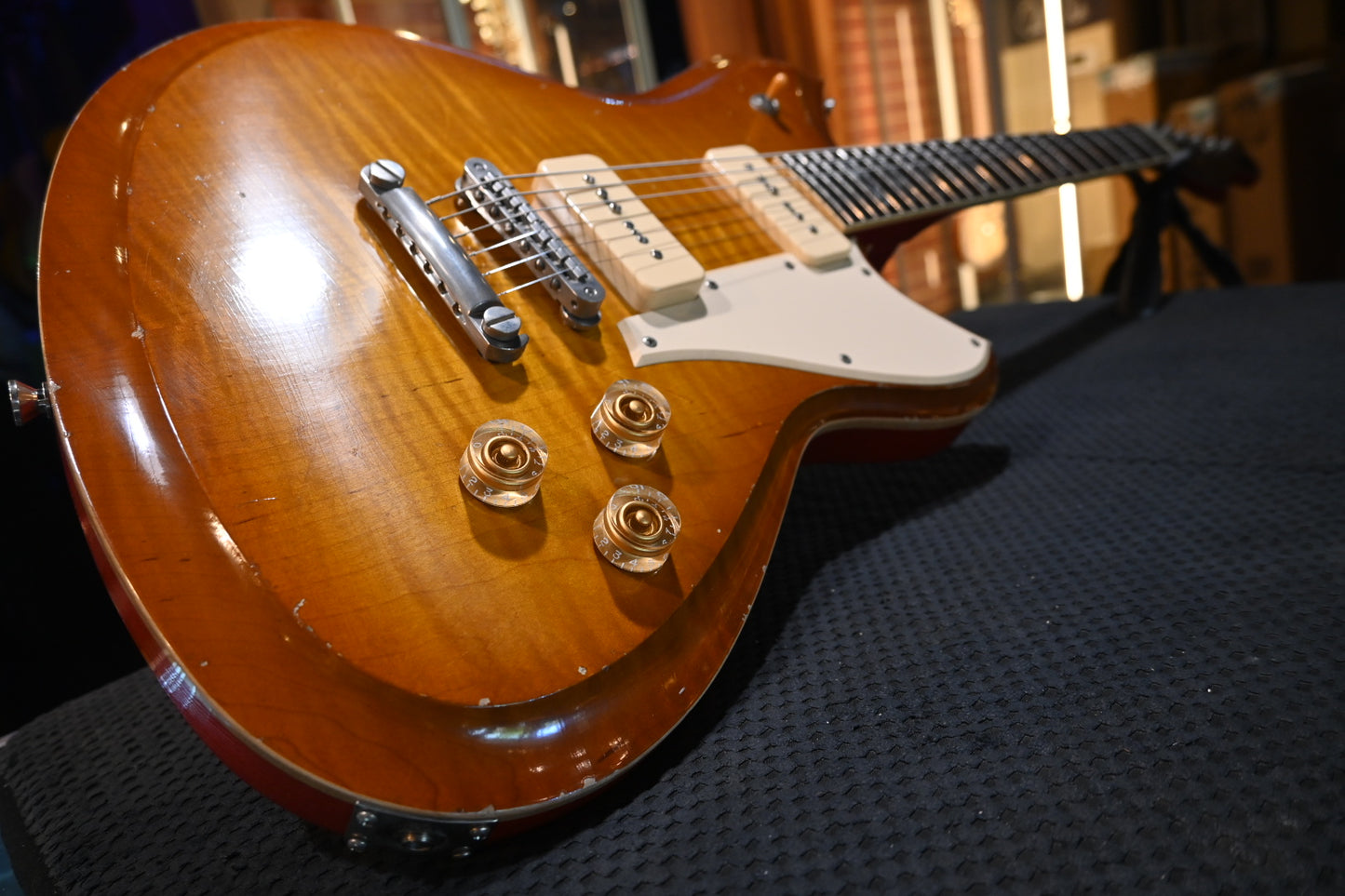 Novo Chambered Serus P2 Dealer Limited - Faded Tea Burst Guitar #5247 - Danville Music