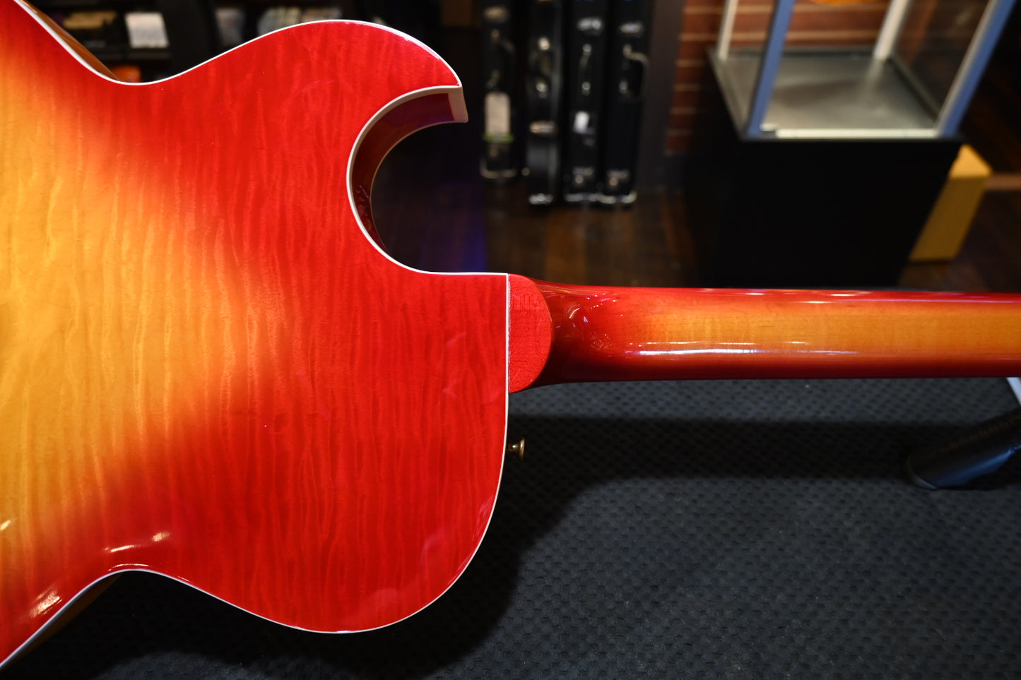 Gibson ES-137 2008 - Cherry Sunburst Guitar #4722 - Danville Music