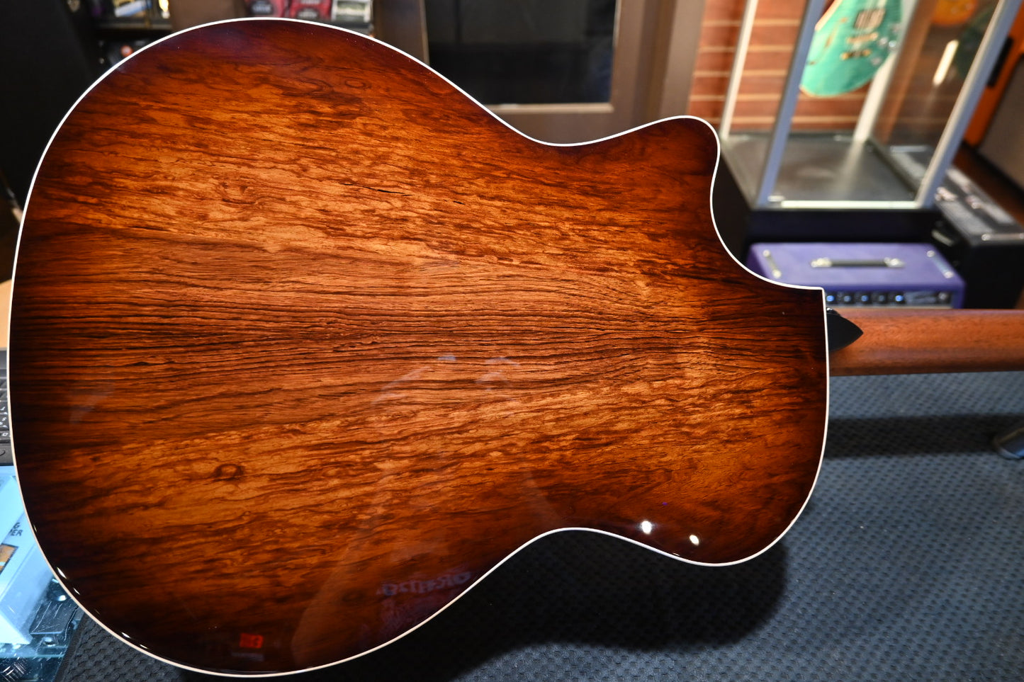 Taylor Custom 814ce Torrefied Spruce/Honduran Rosewood Guitar #5102