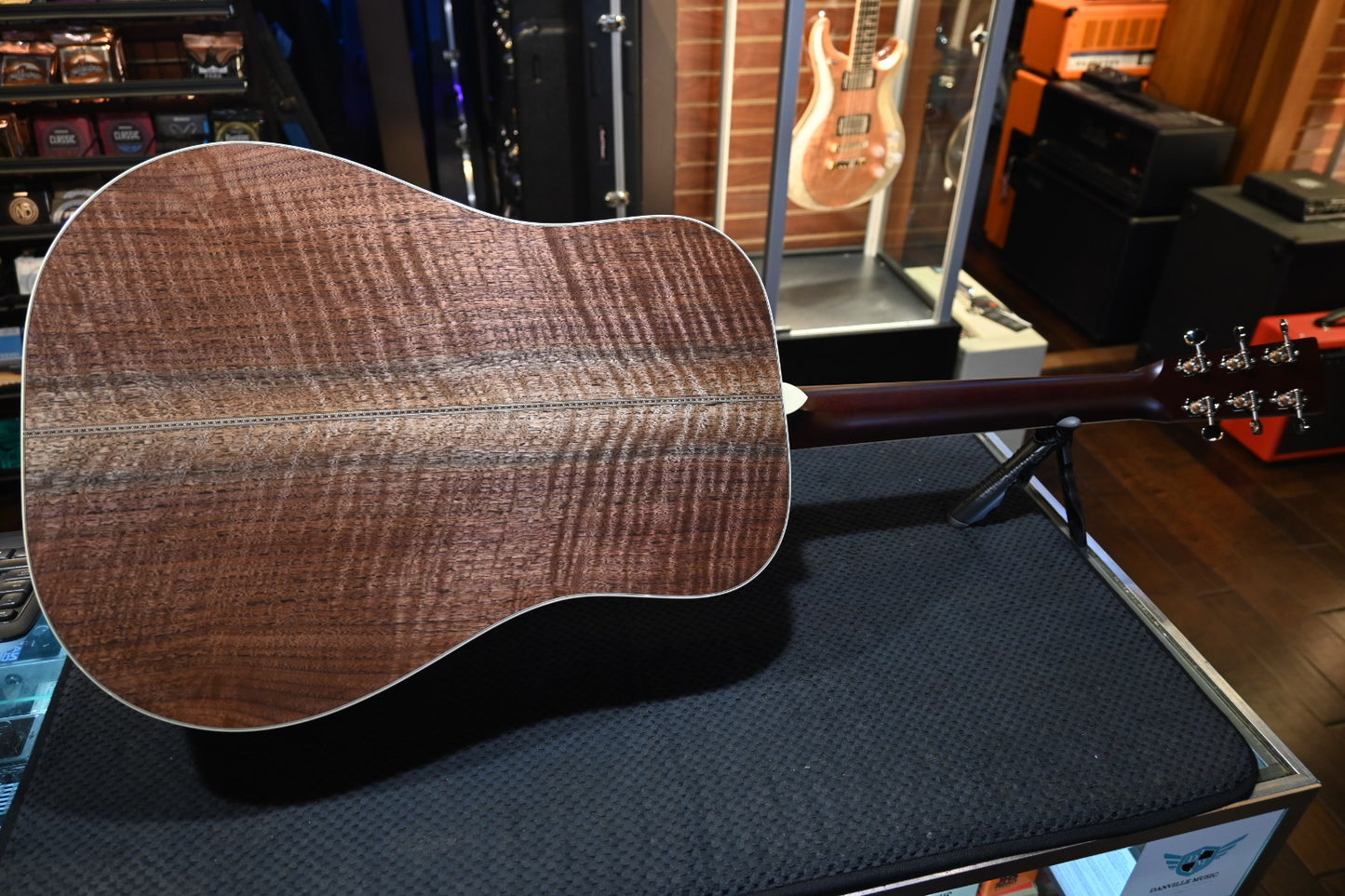 Santa Cruz Model D Flamed San Lorenzo Sinker Redwood/Highly Figured Walnut Guitar #8005