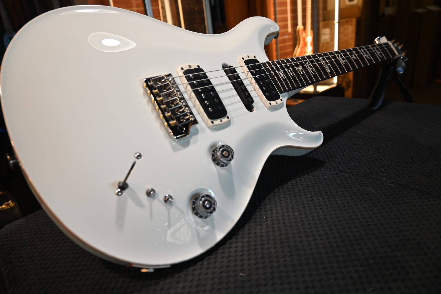 PRS Modern Eagle V - Antique White Guitar #0332 - Danville Music