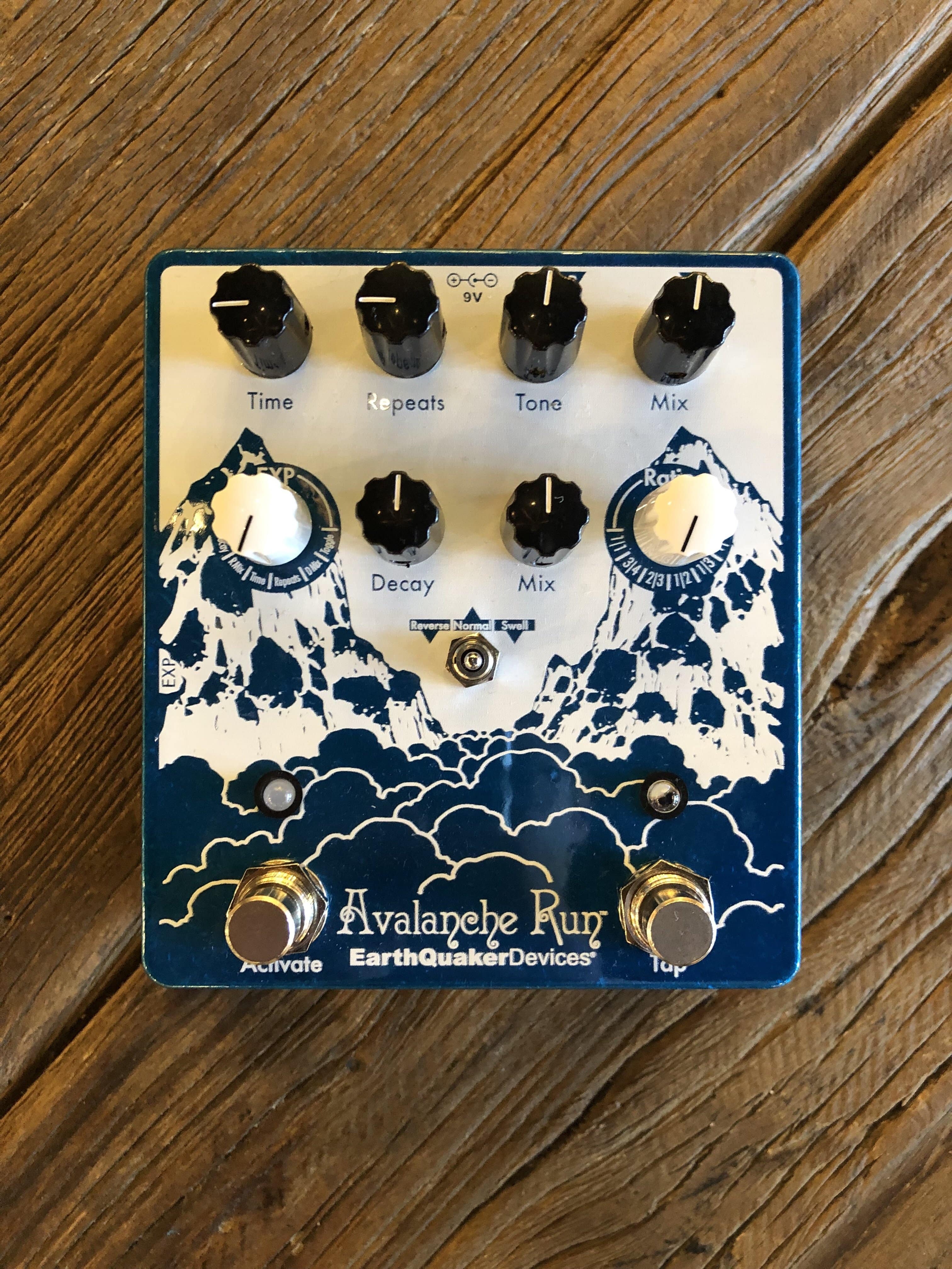 Earthquaker Devices Avalanche Run Stereo Reverb and Delay – Danville Music