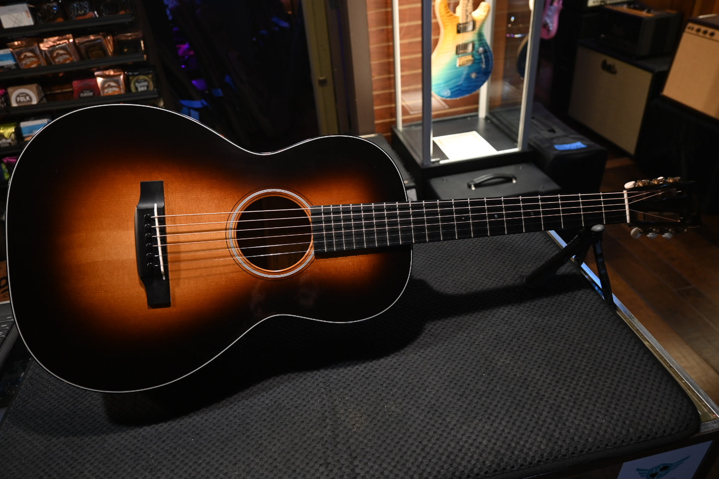 Martin OO-18H Geoff Muldar 2005 #11 - Tobacco Burst Guitar #4278 PRE-OWNED - Danville Music