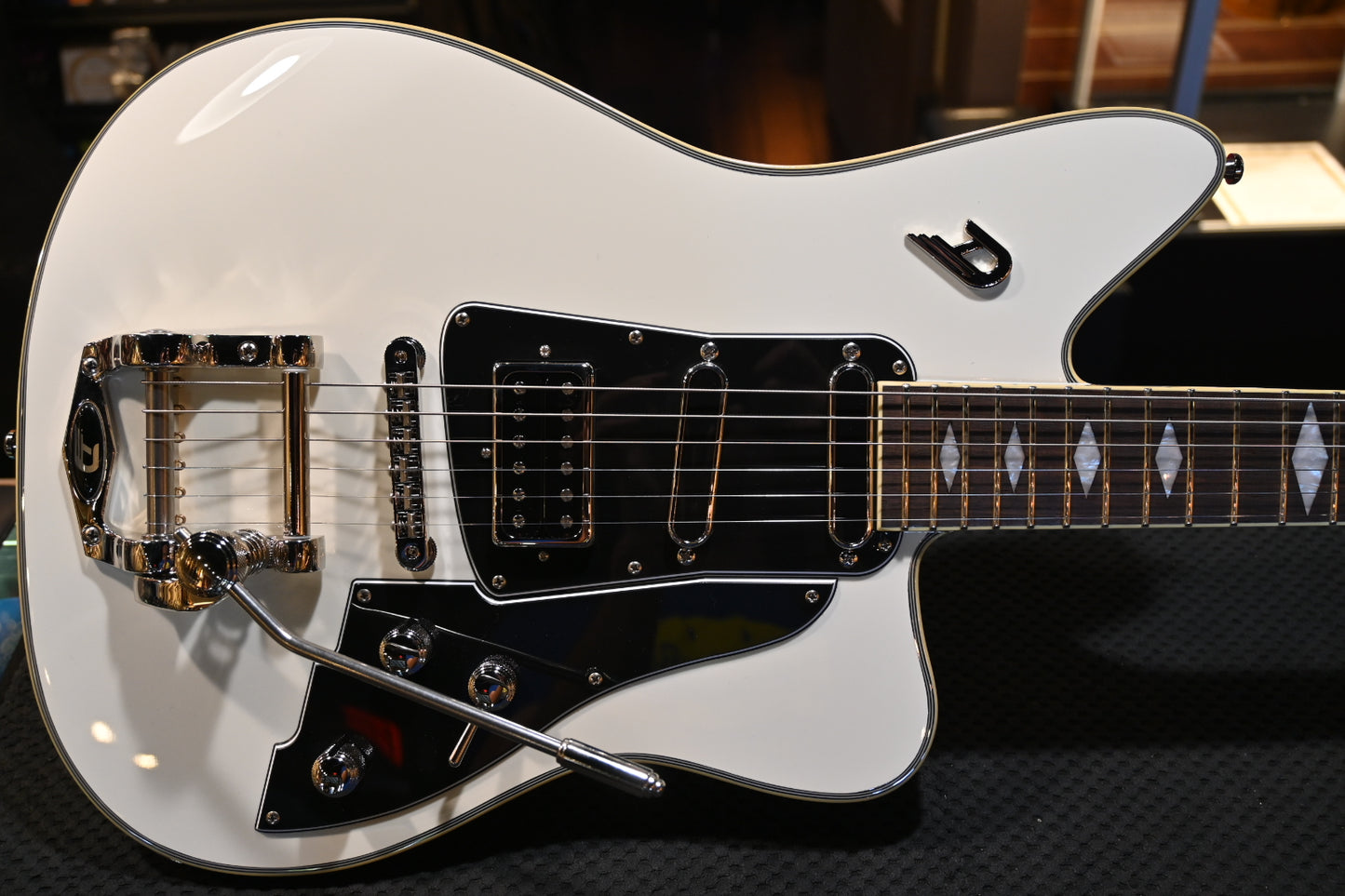 Duesenberg Paloma - White Guitar #1878 - Danville Music