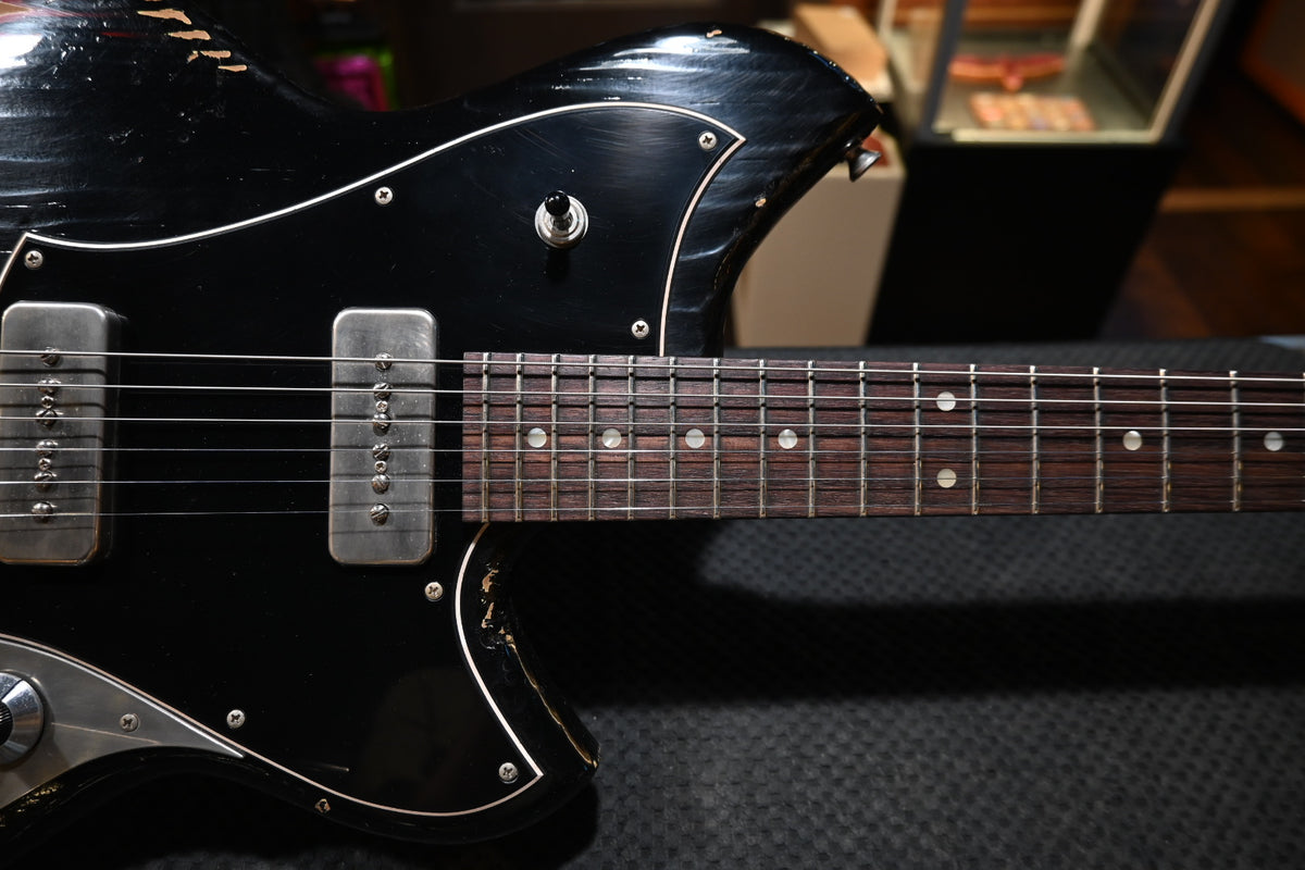 Novo Serus J Limited - Bull Black over ‘64 3-Tone Burst Guitar #1159
